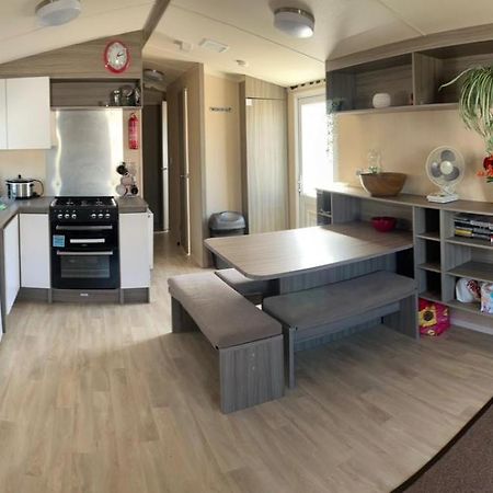 Lido Beach Caravan Prestatyn Extérieur photo
