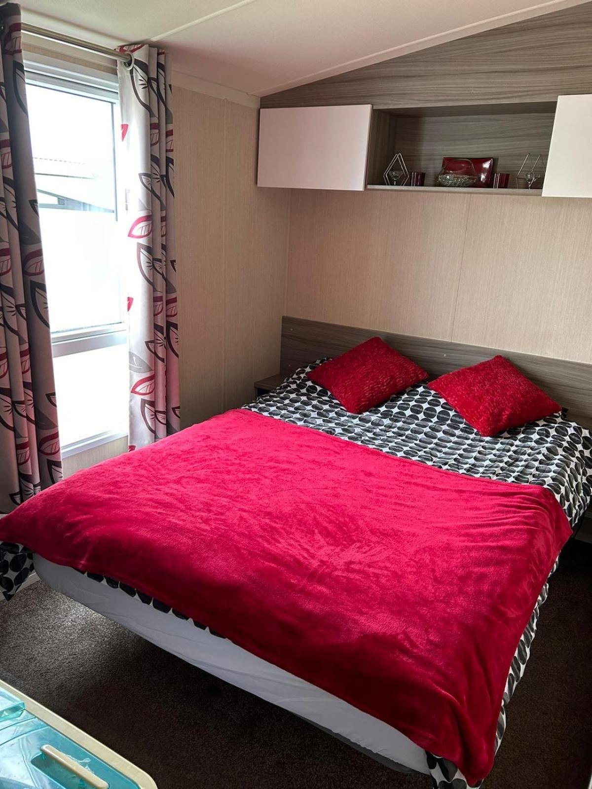 Lido Beach Caravan Prestatyn Extérieur photo